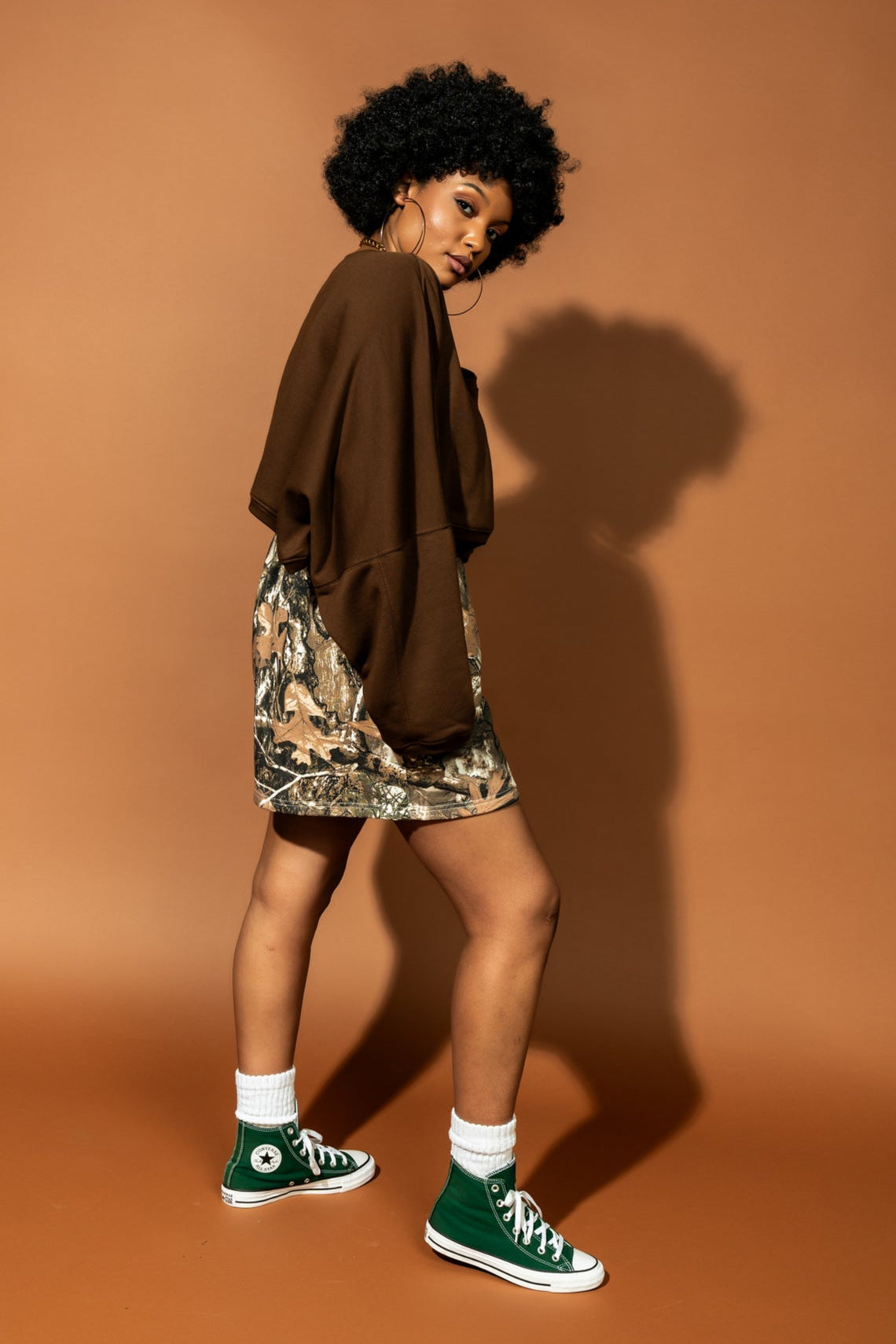 Brat Cropped Pullover in Chocolate Brown