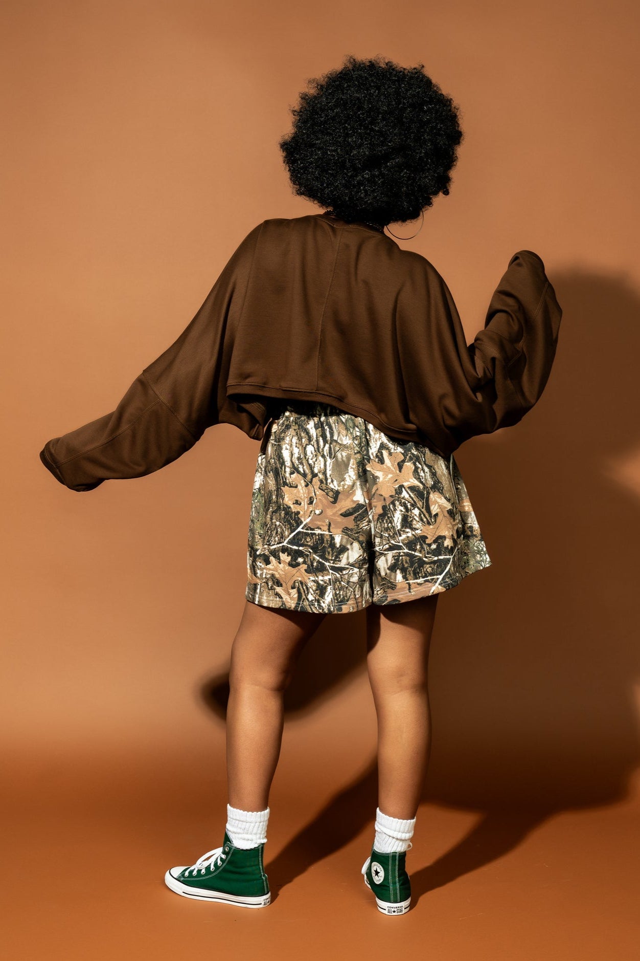 Brat Cropped Pullover in Chocolate Brown