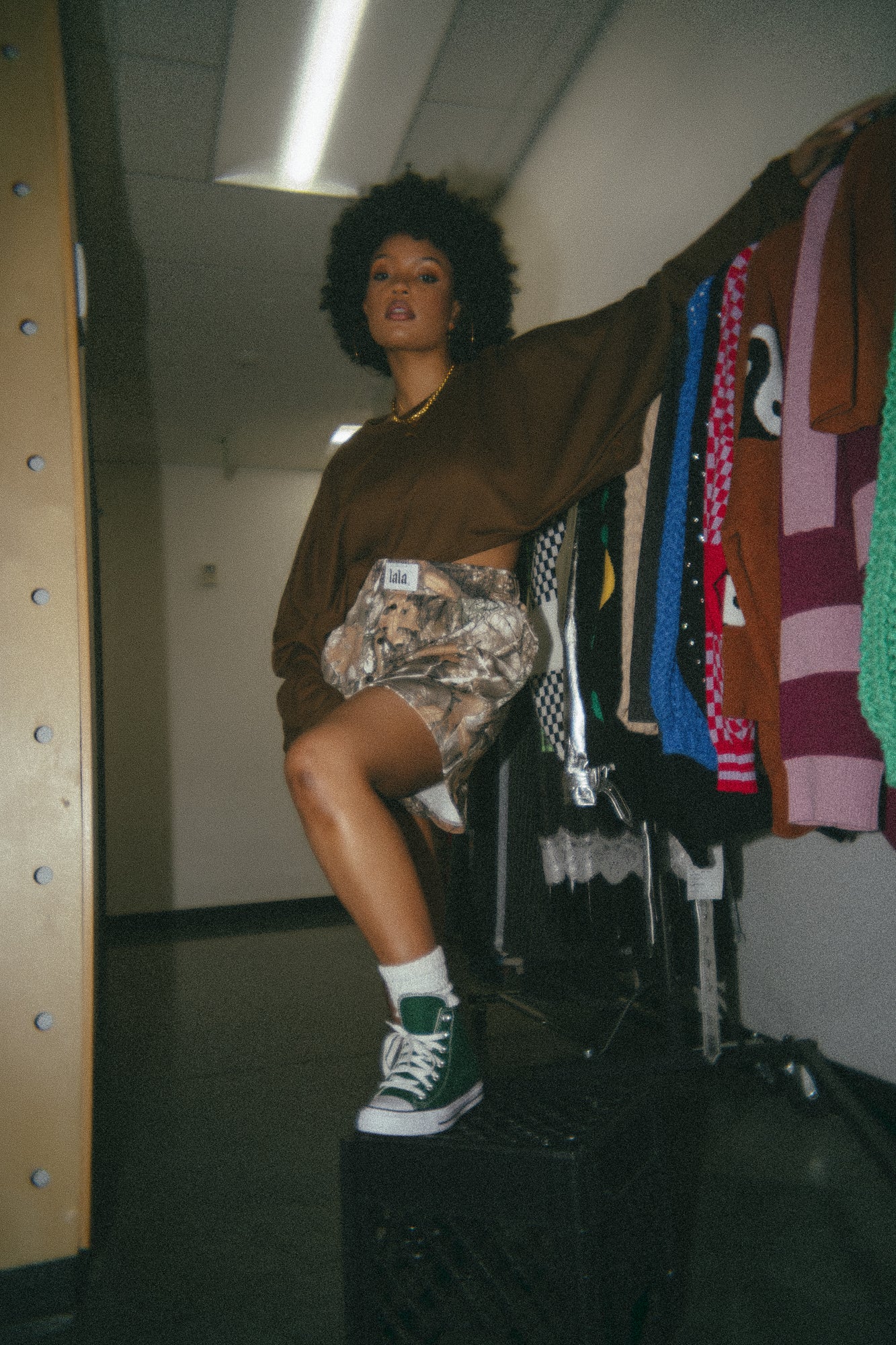 Brat Cropped Pullover in Chocolate Brown
