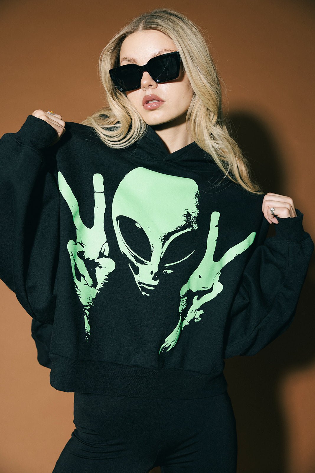 I Come in Peace Alien Cropped Hoodie – Dressed in Lala