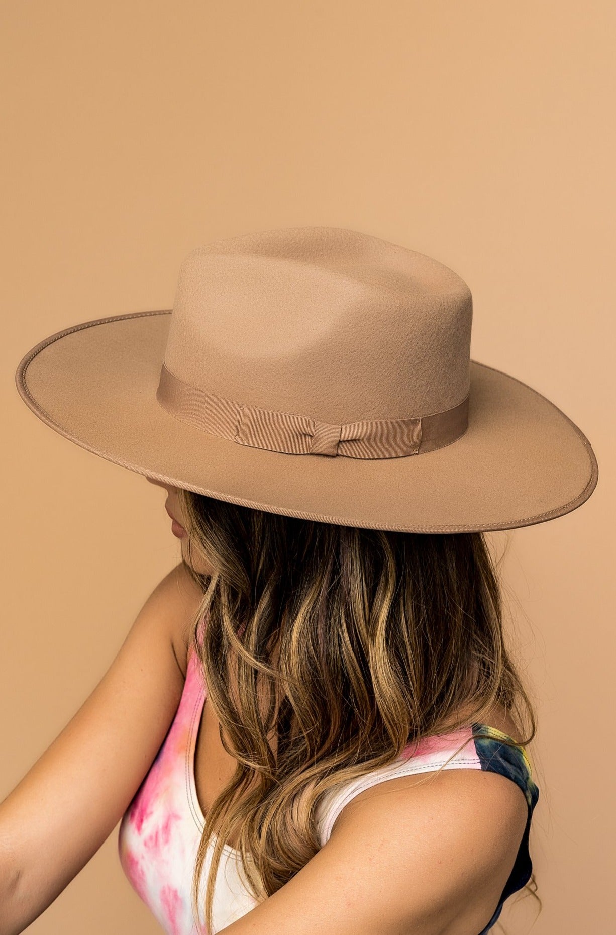 Tessa Stiff Brim Hat in Pecan