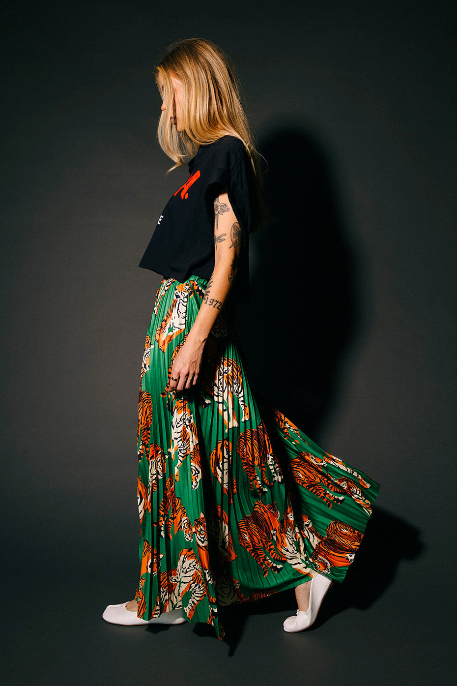 Untamable Pleated Midi Skirt in Tiger Tales on Green
