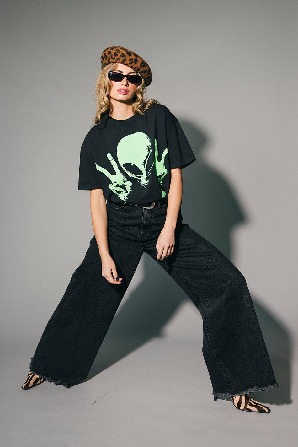 I Come in Peace Alien Boxy Tee - Dressed in Lala
