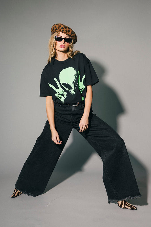 I Come in Peace Alien Boxy Tee - Dressed in Lala