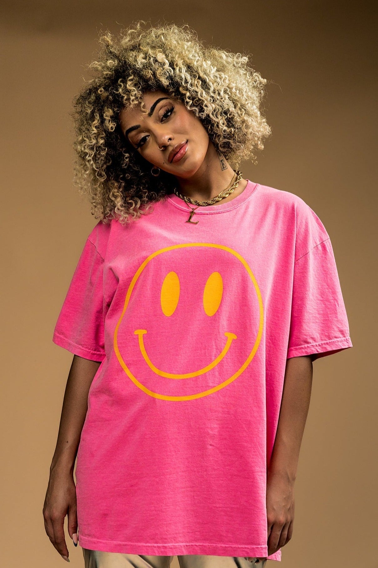 LALA ORIGINAL: The World Needs Your Magic Oversized Tee in Pink/Orange - Dressed in Lala