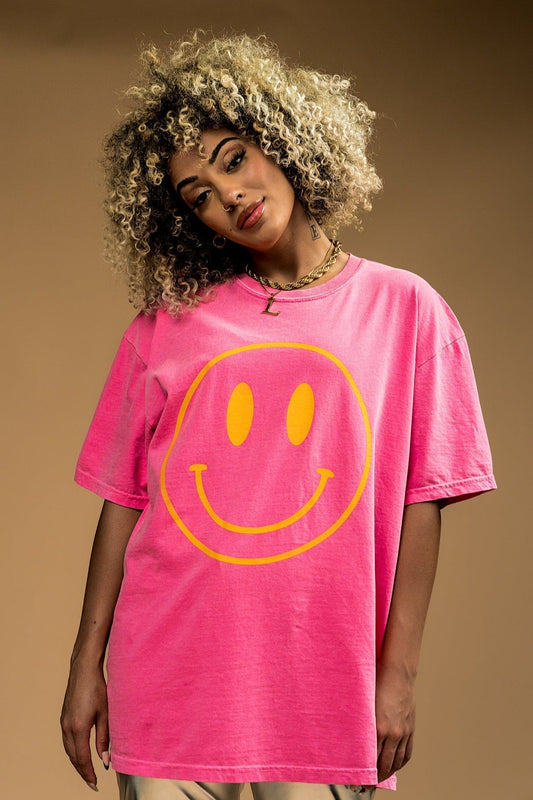 LALA ORIGINAL: The World Needs Your Magic Oversized Tee in Pink/Orange - Dressed in Lala