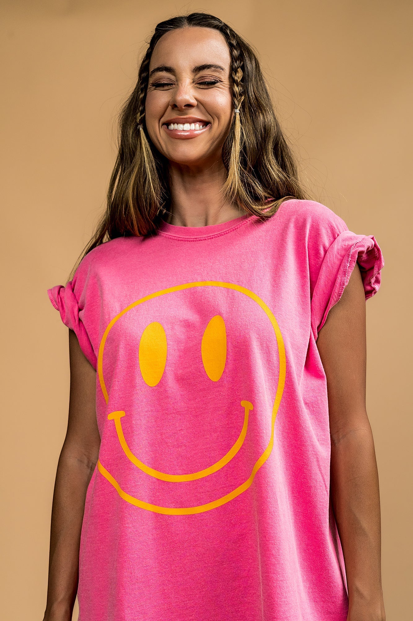 LALA ORIGINAL: The World Needs Your Magic Oversized Tee in Pink/Orange - Dressed in Lala